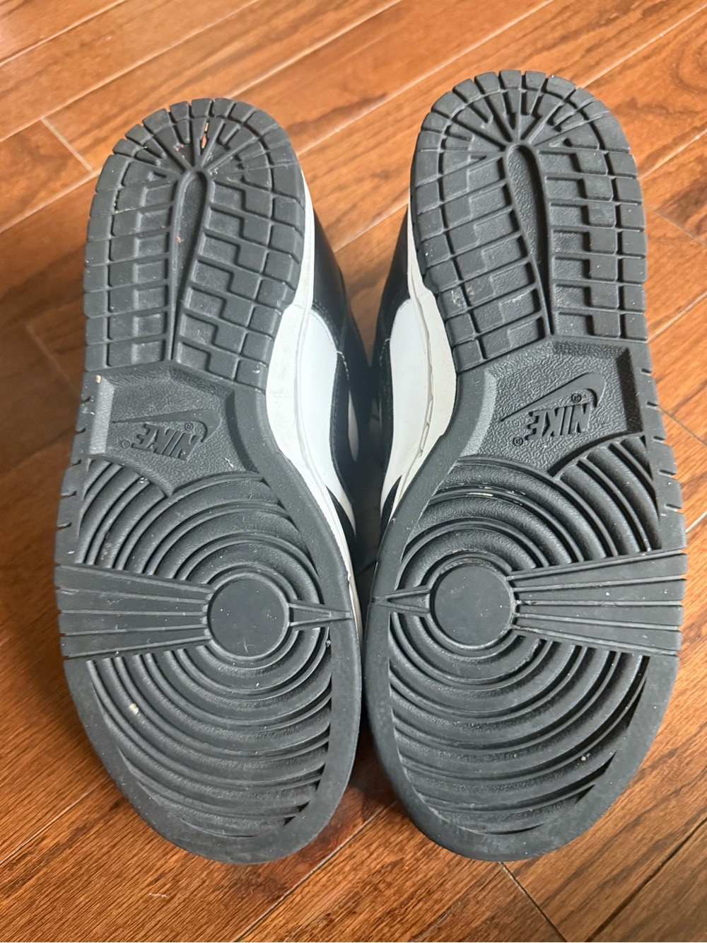 Nike Black and White Dunk Low Sneakers size us 8 women’s - Picture 5 of 10